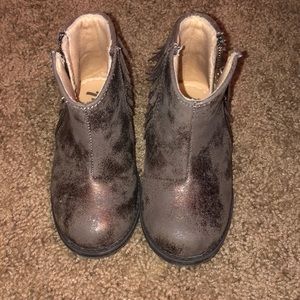 Toddler fringe boots